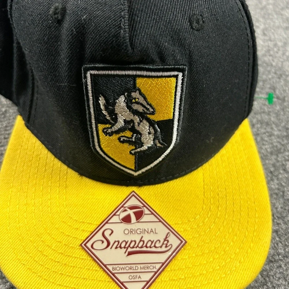 Harry Potter Hufflepuff Cap Hat OSFA Black Yellow Adults‎ Snapback Acrylic Wool